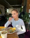Эскортница balzhan в Алматы - рост 175 см, вес 60 кг, возраст 21 лет