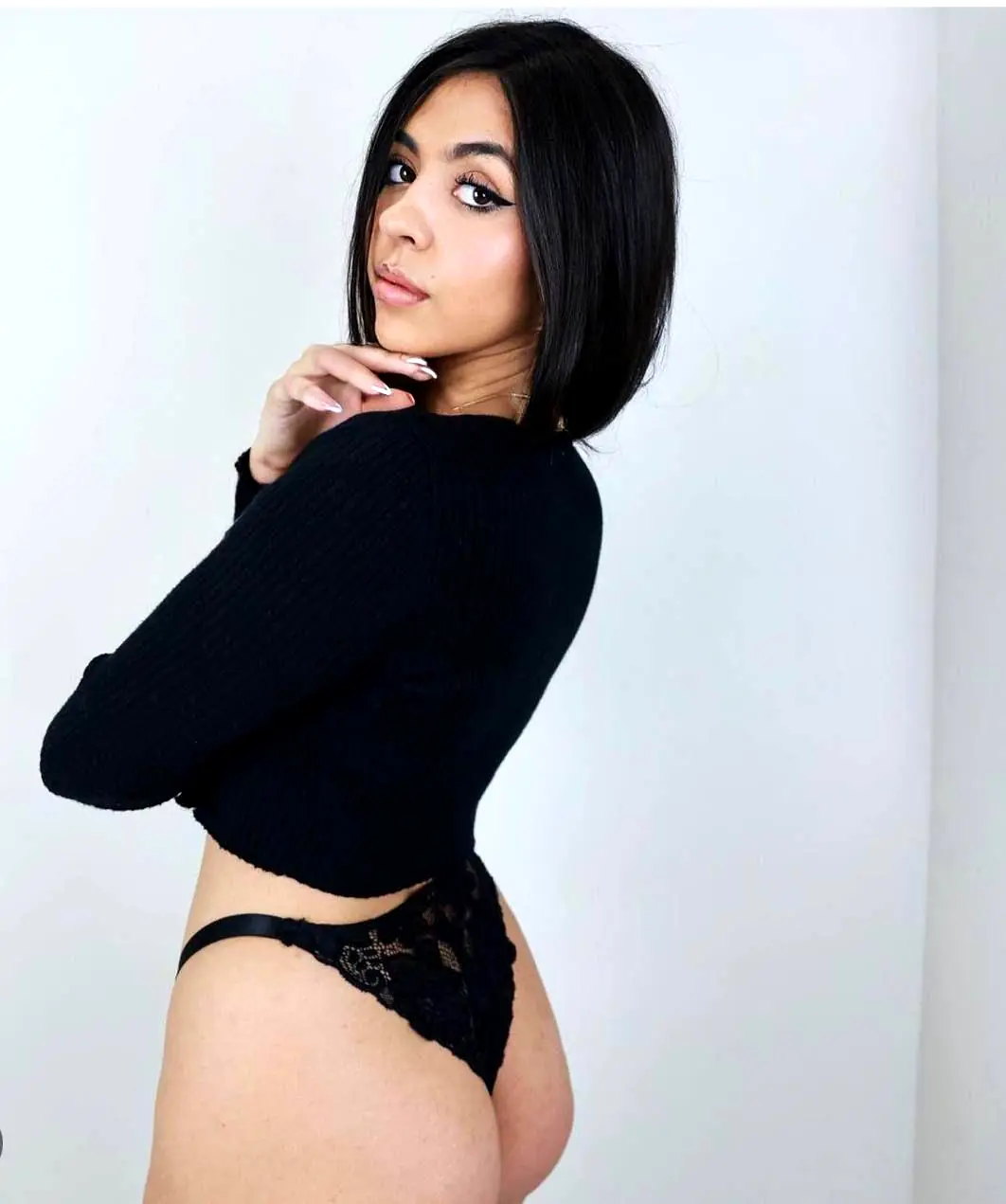 Эскортница kristina в Алматы - рост 170 см, вес 52 кг, возраст 19 лет