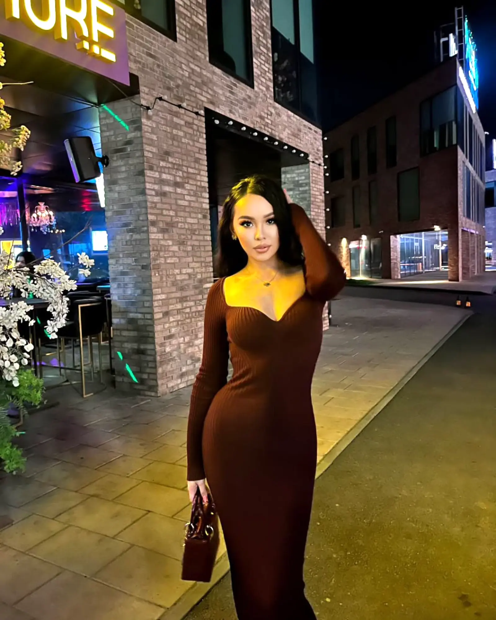 Эскортница anfisa в Алматы - рост 178 см, вес 58 кг, возраст 21 лет